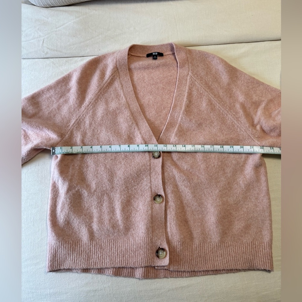 Uniqlo Soft Pink Women's Cardigan Sweater - Picture 5 of 5
